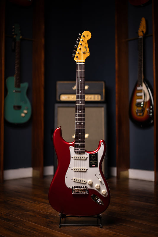 Fender American Vintage II 1965 Stratocaster Round-Lam Electric Guitar - Candy Apple Red