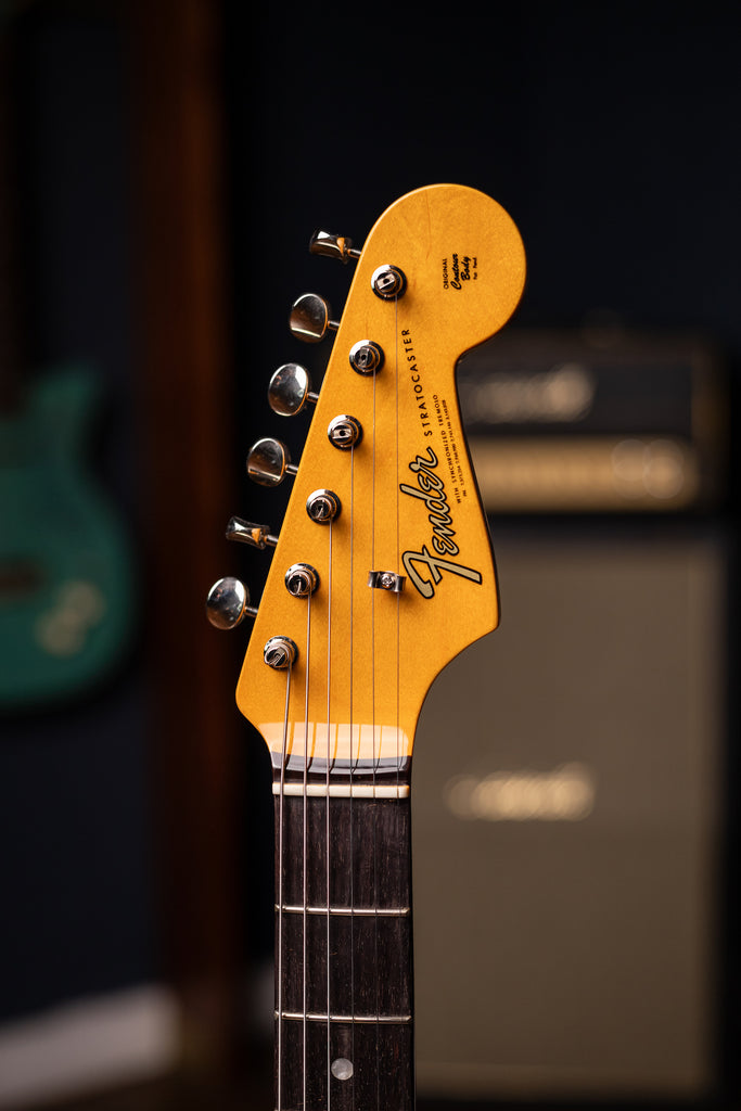 Fender American Vintage II 1965 Stratocaster Round-Lam Electric Guitar - Candy Apple Red