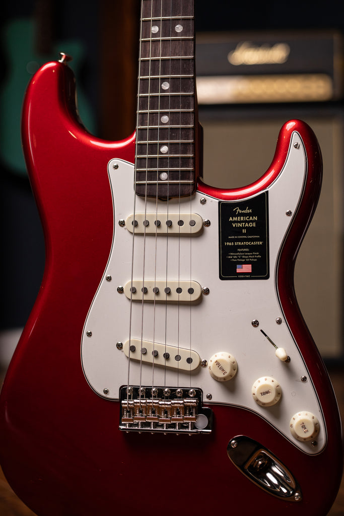 Fender American Vintage II 1965 Stratocaster Round-Lam Electric Guitar - Candy Apple Red