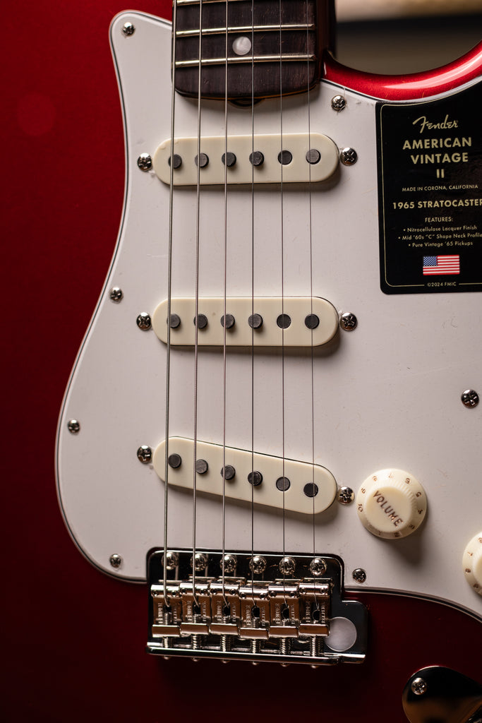 Fender American Vintage II 1965 Stratocaster Round-Lam Electric Guitar - Candy Apple Red