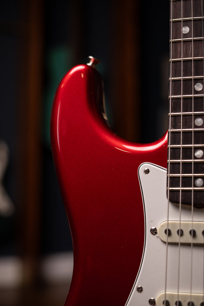 Fender American Vintage II 1965 Stratocaster Round-Lam Electric Guitar - Candy Apple Red
