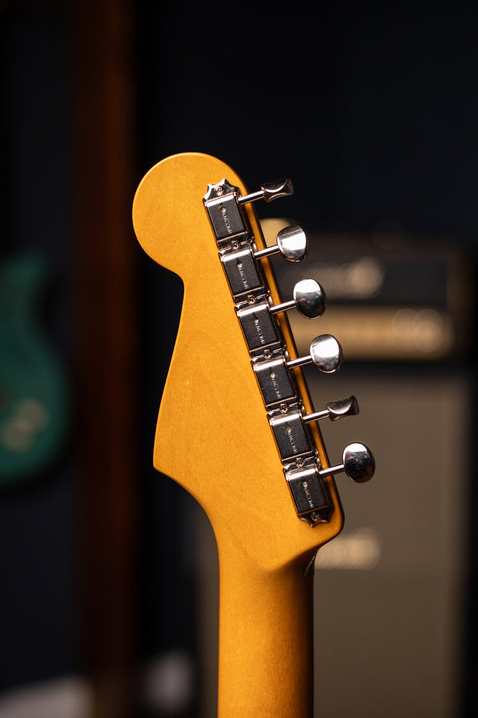 Fender American Vintage II 1965 Stratocaster Round-Lam Electric Guitar - Candy Apple Red