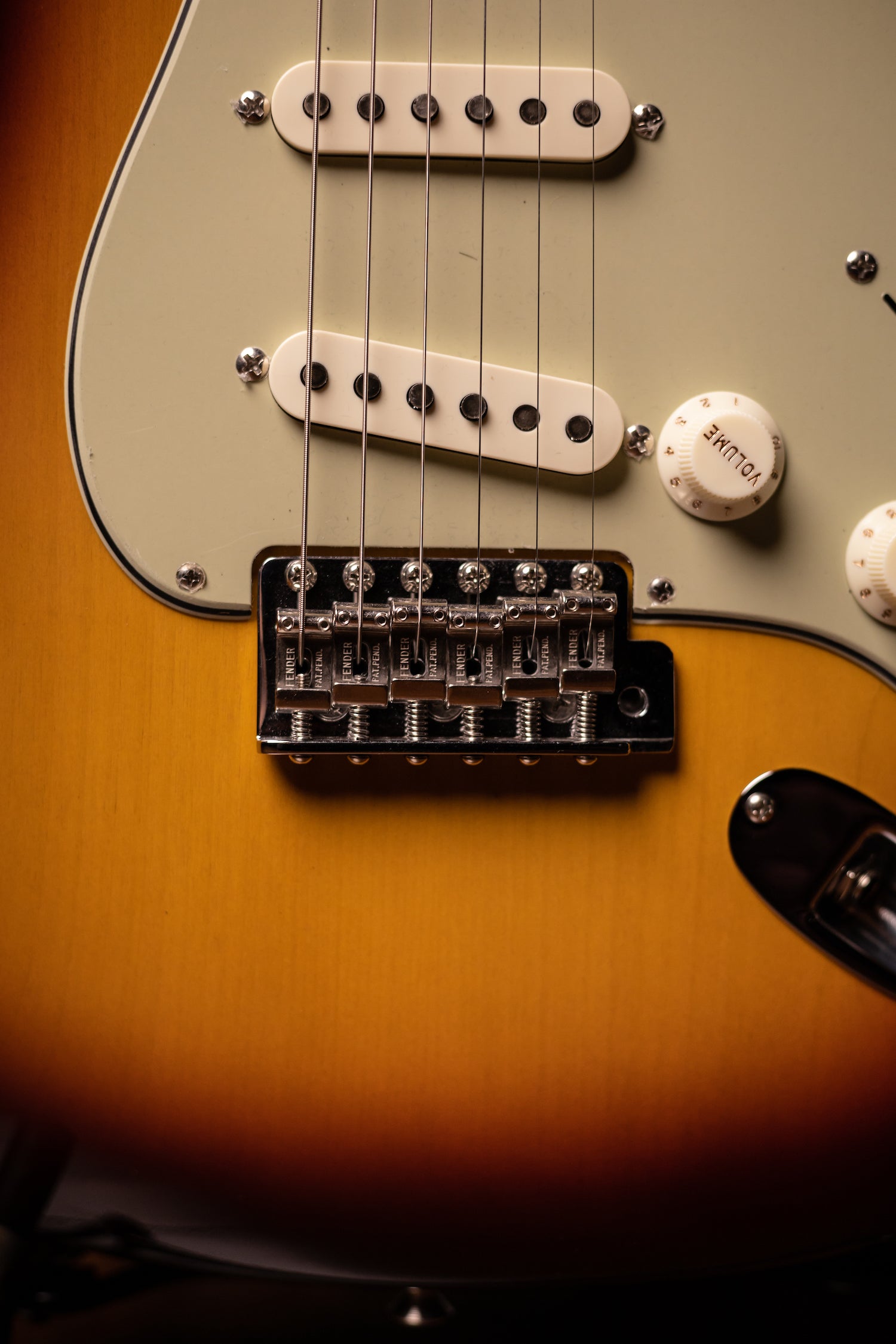 Fender Custom Shop Vintage Custom 1959 Stratocaster Electric Guitar - Chocolate 3-Color Sunburst