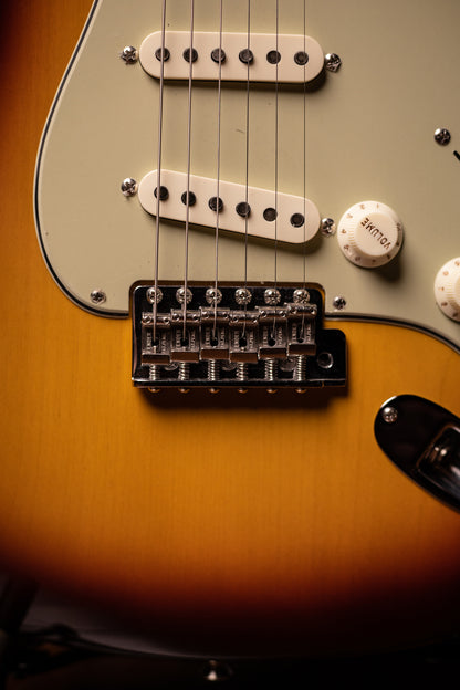 Fender Custom Shop Vintage Custom 1959 Stratocaster Electric Guitar - Chocolate 3-Color Sunburst