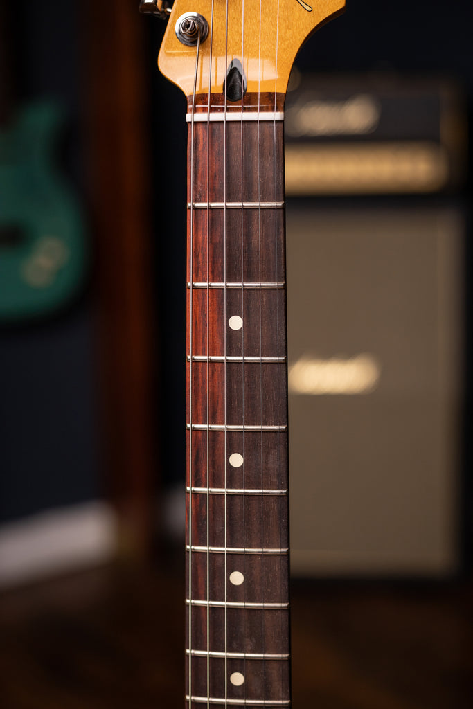 Fender Player II Stratocaster Electric Guitar - Limited-edition Sparkle 3-color Sunburst