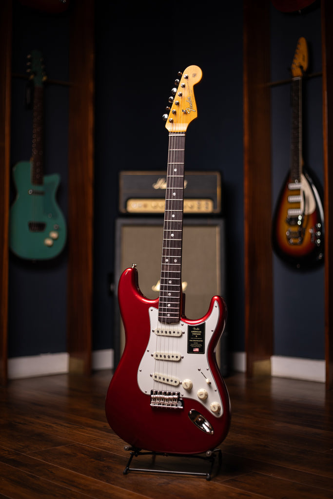 Fender American Vintage II 1965 Stratocaster Round-Lam Electric Guitar - Candy Apple Red
