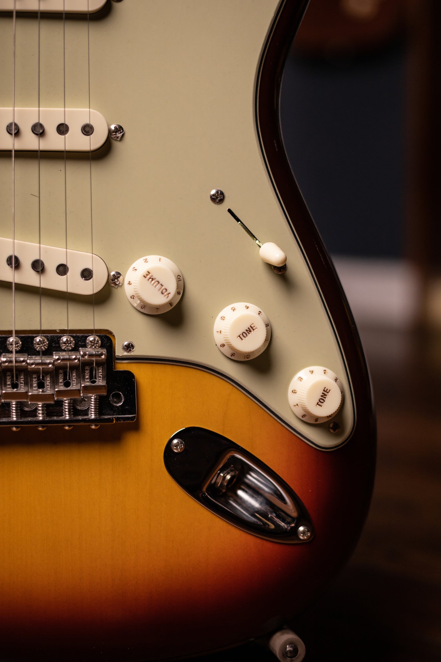 Fender Custom Shop Vintage Custom 1959 Stratocaster Electric Guitar - Chocolate 3-Color Sunburst