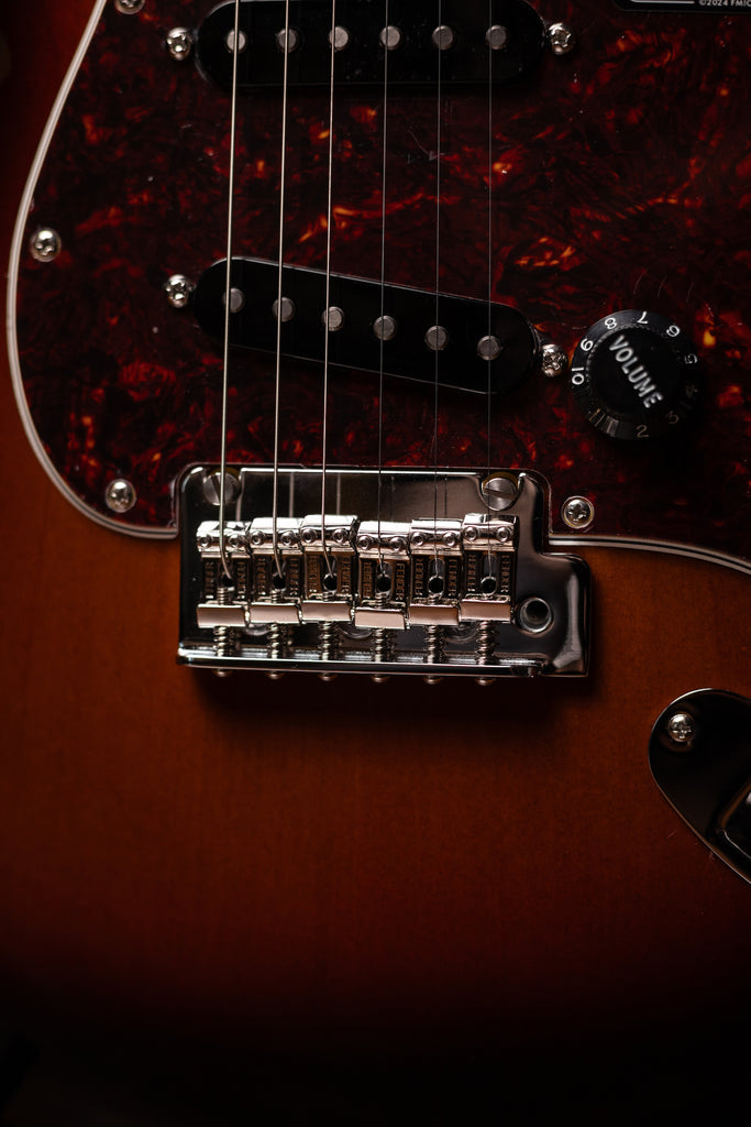 Fender Player II Stratocaster Electric Guitar - Limited-edition Sparkle 3-color Sunburst