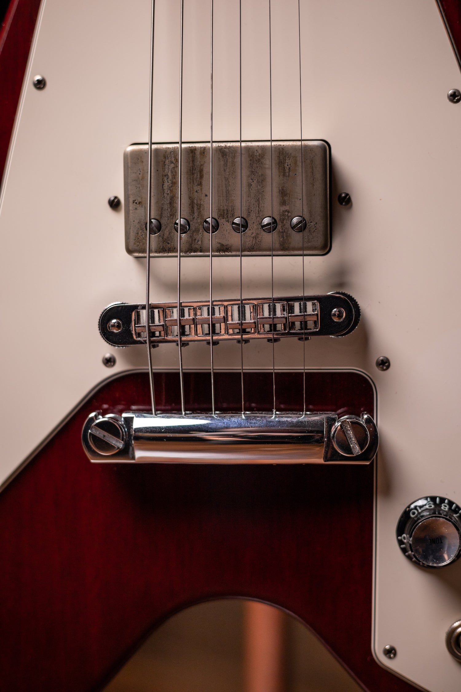 2001 Gibson '67 Flying V Electric Guitar - Cherry