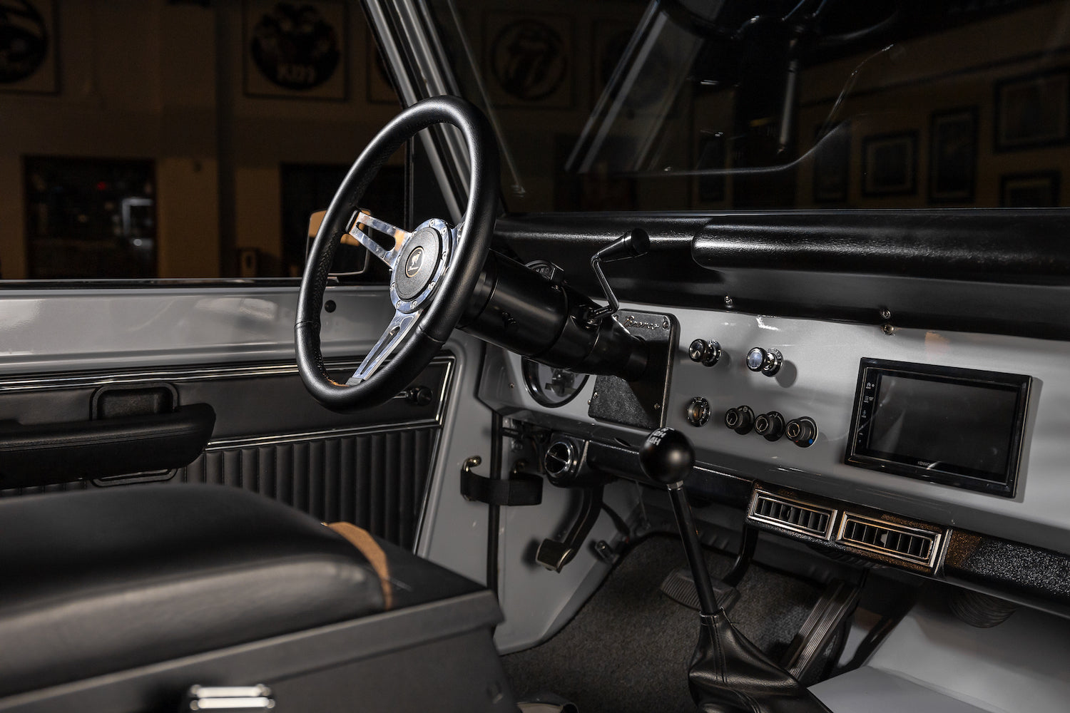 (TEST) 1971 Ford Bronco | Porsche Ice Grey Metallic (Copy)