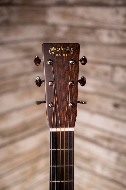 Martin D-28 2017 Acoustic Guitar - Natural