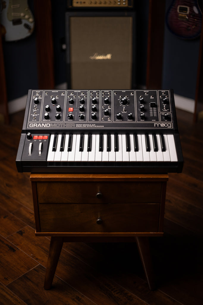 Moog GrandMother DARK edition