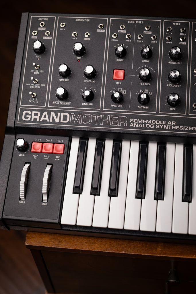Moog GrandMother DARK edition