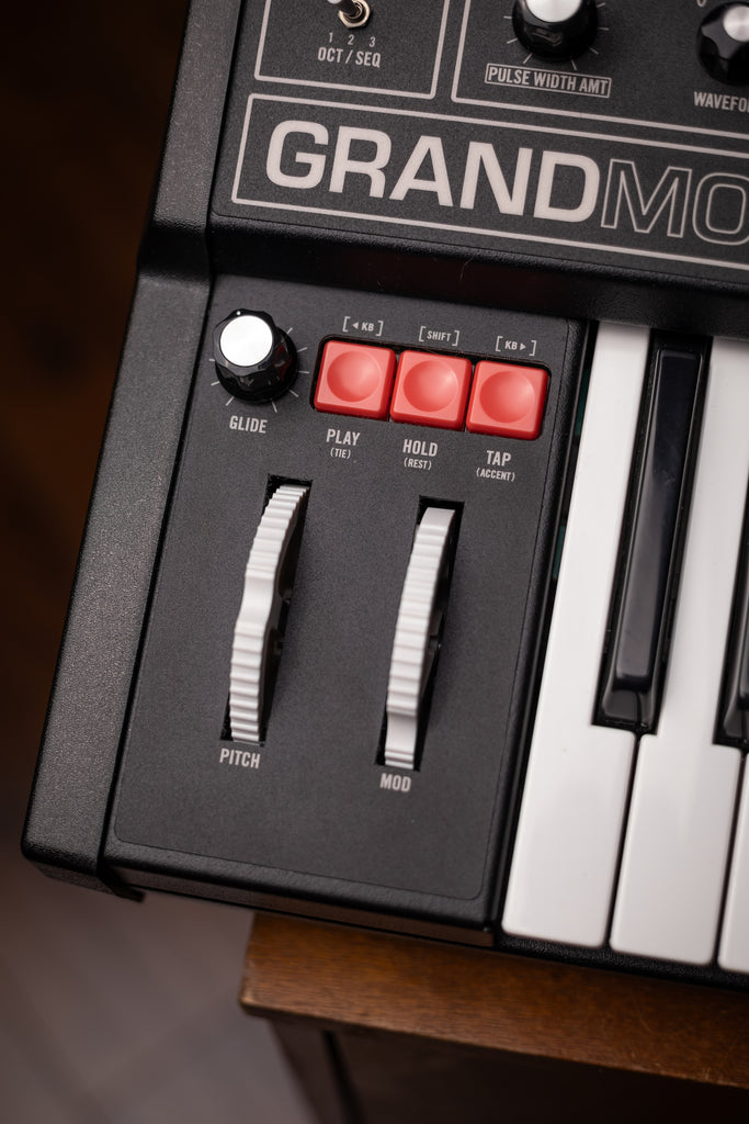 Moog GrandMother DARK edition