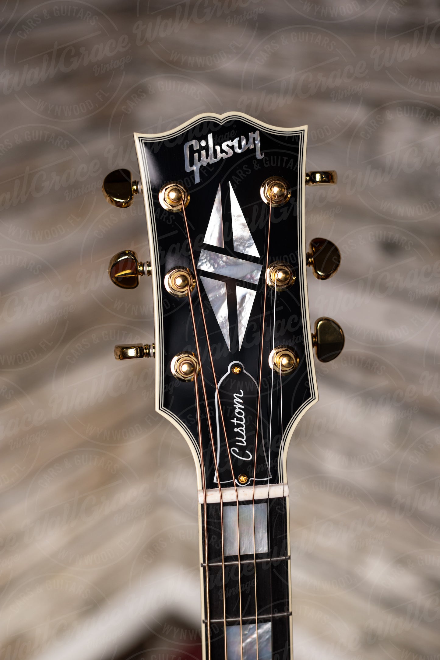 Gibson Acoustic Hummingbird Custom Acoustic-Electric Guitar - Ebony