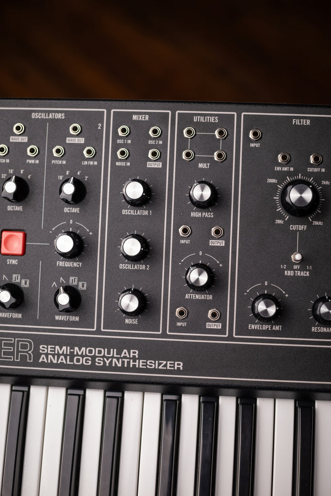 Moog GrandMother DARK edition
