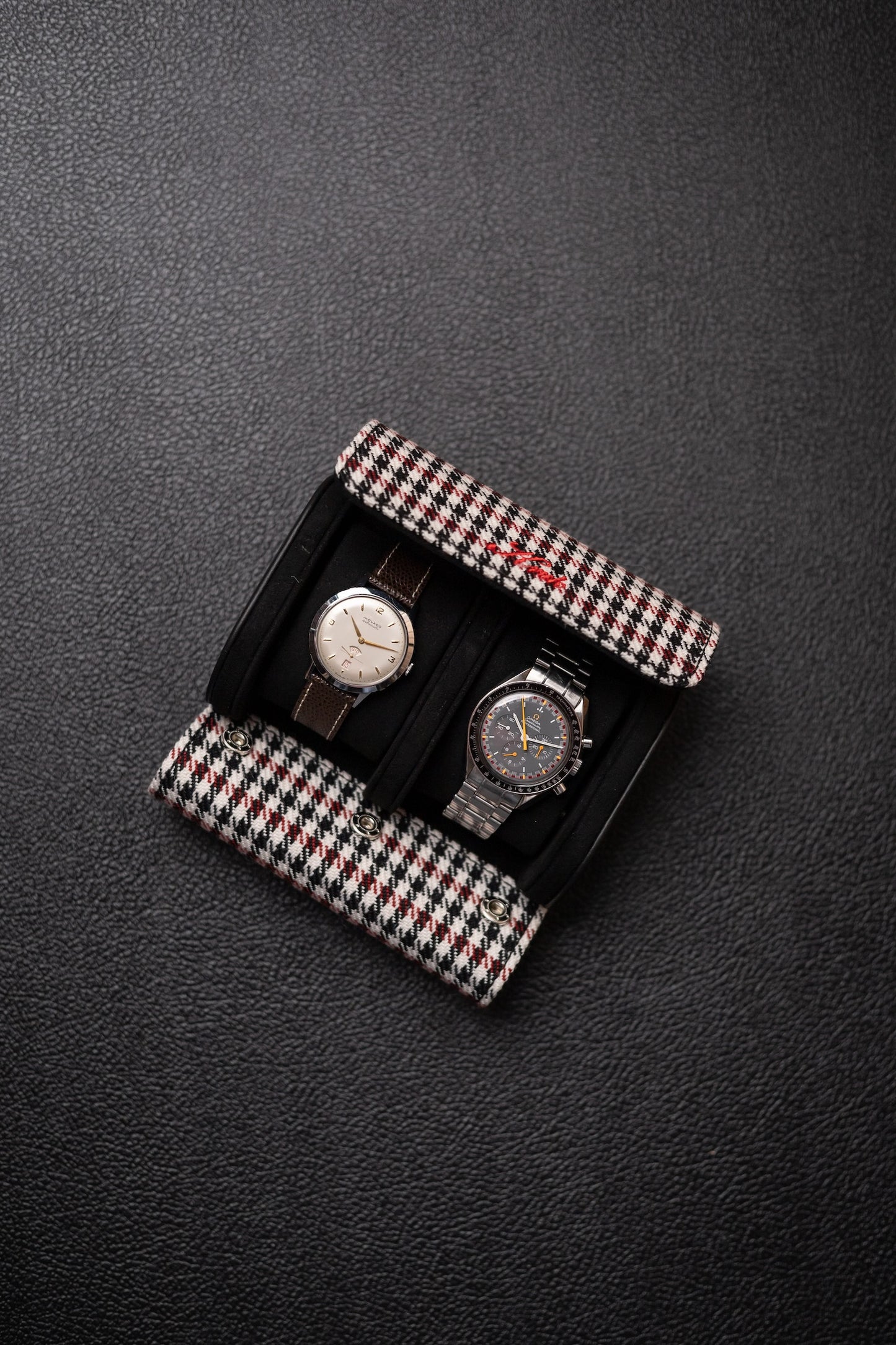 KRUK Red Pepita 2-Watch Case