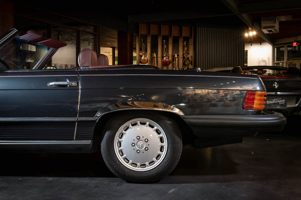 1986 Mercedes 560SL - Black Pearl Metallic