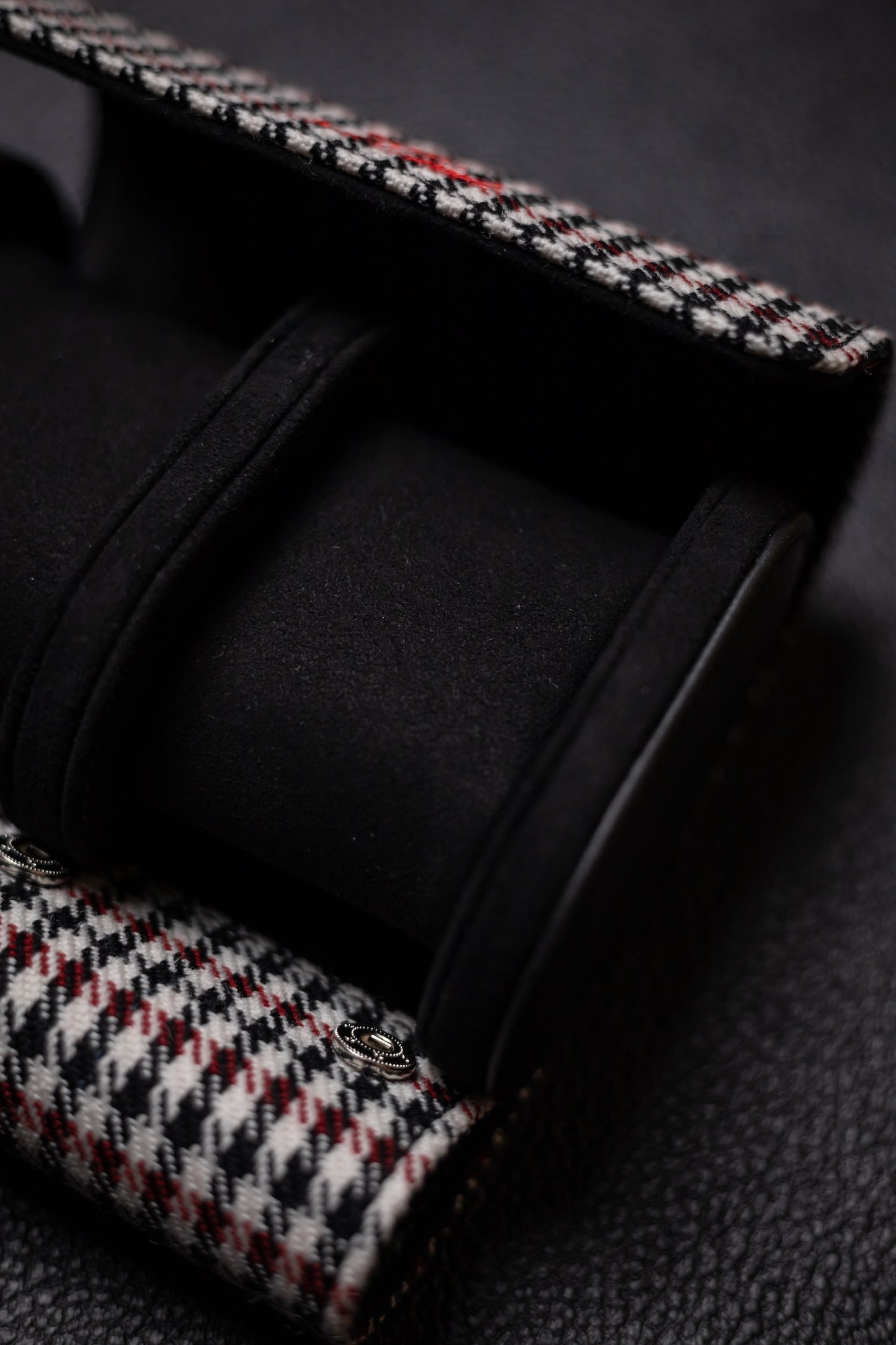 KRUK Red Pepita 2-Watch Case
