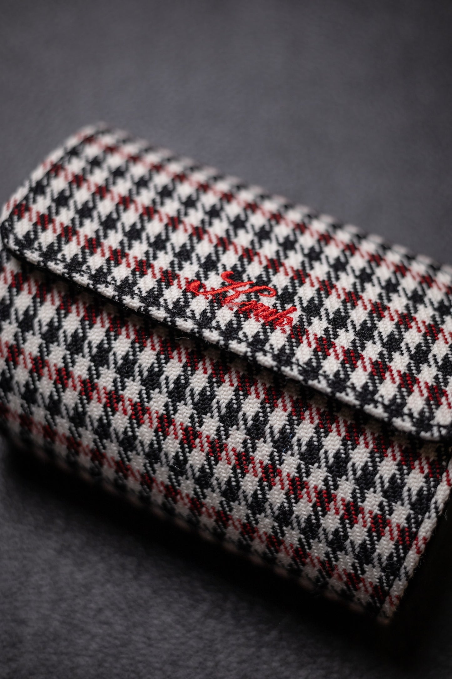 KRUK Red Pepita 2-Watch Case