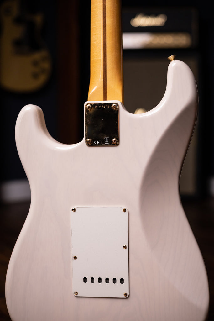 Fender 2019 Vintage Custom '57 Stratocaster Electric Guitar - Aged White Blonde