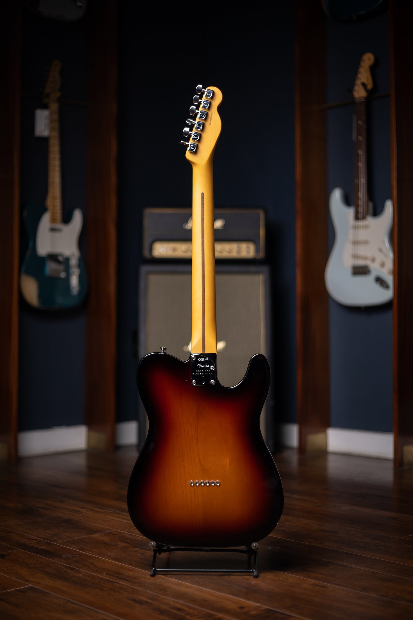 Fender American Professional II Telecaster Left-Hand 3 - Color Sunburst