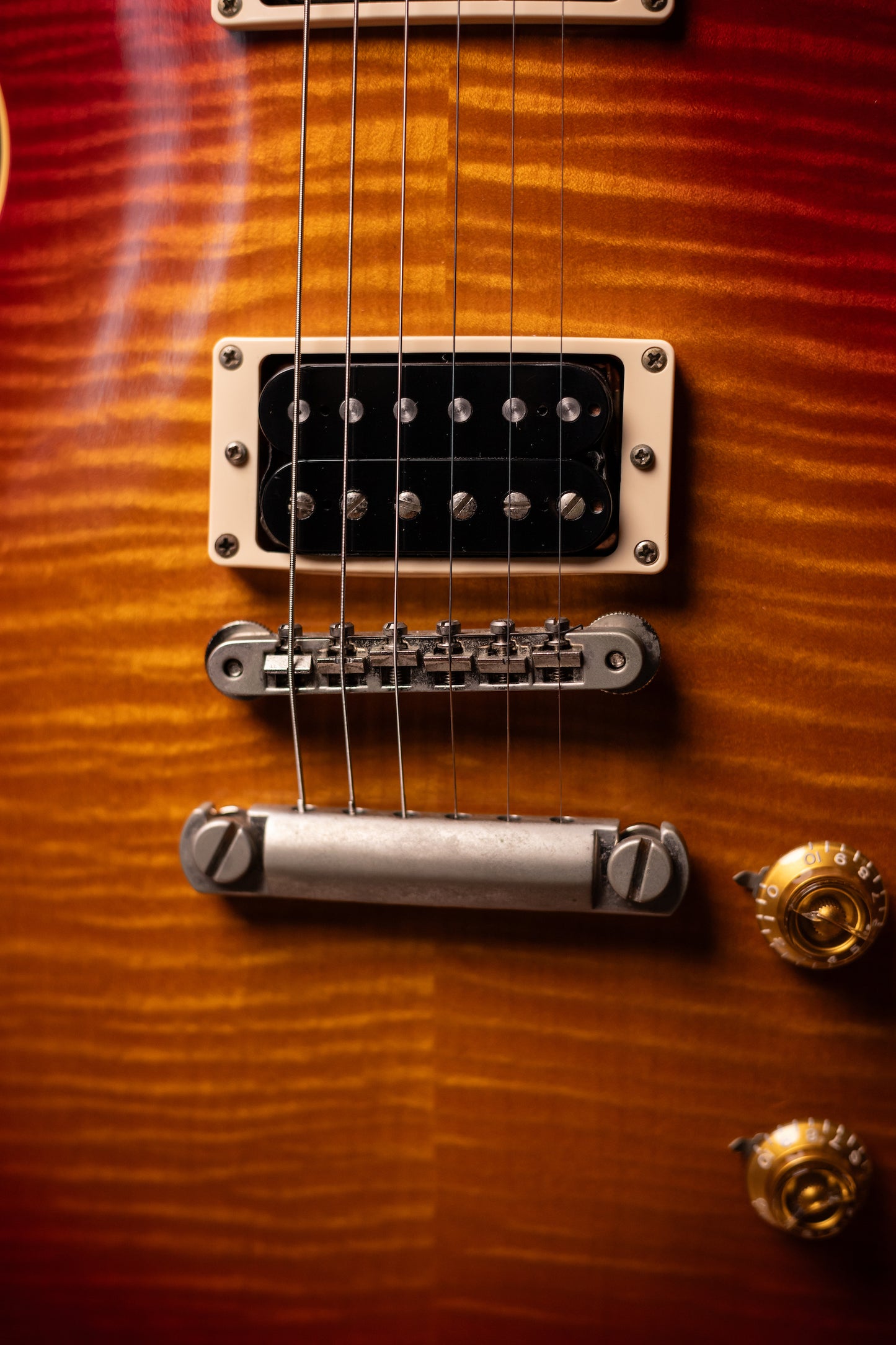 1996 Gibson Les Paul Classic Premium Plus Electric Guitar - Cherry Sunburst