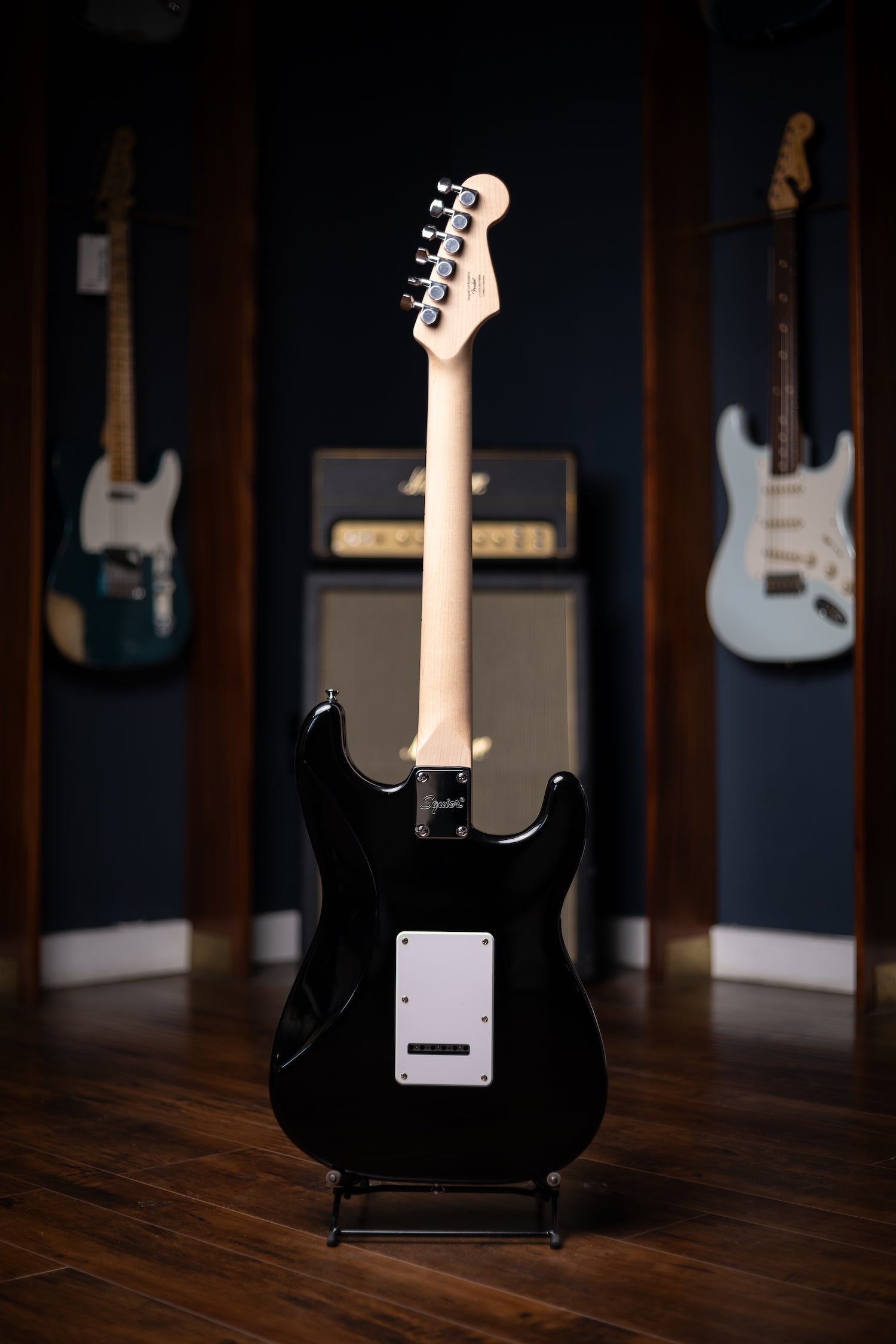 Fender Squier Sonic Stratocaster Left-Handed White Pickguard - Black