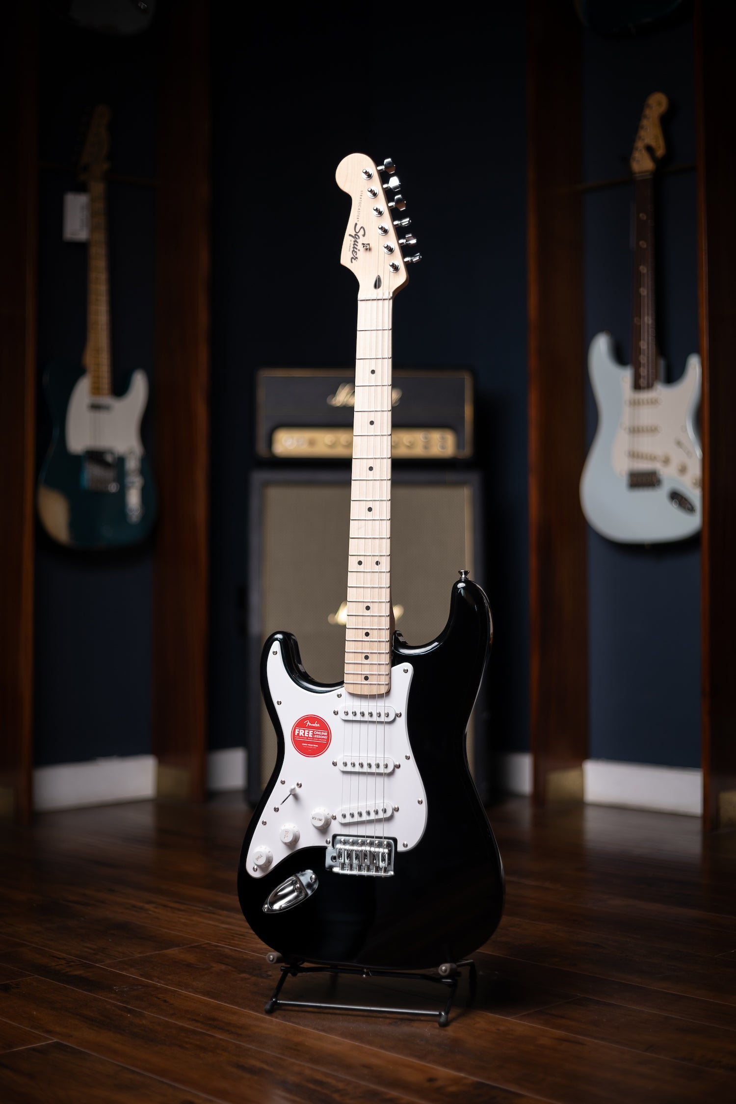 Fender Squier Sonic Stratocaster Left-Handed White Pickguard - Black