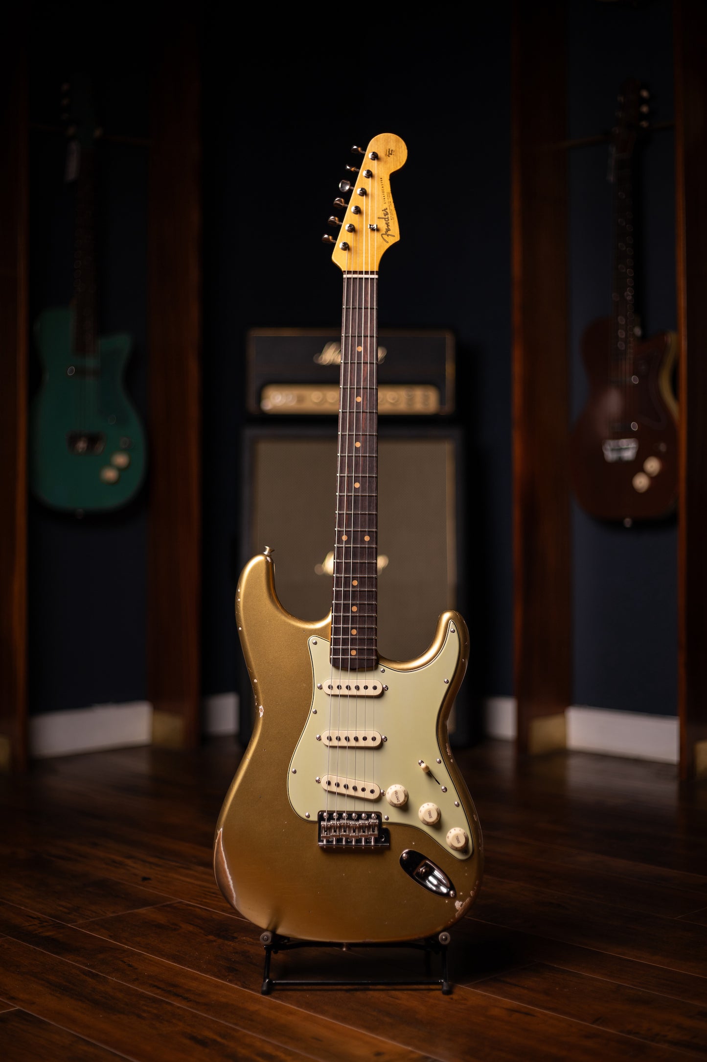 Fender Custom Shop Late-1962 Stratocaster Relic Electric Guitar with Closet Classic Hardware Electric Guitar - Aged Aztec Gold