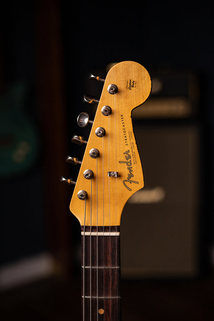 Fender Custom Shop Late-1962 Stratocaster Relic Electric Guitar with Closet Classic Hardware Electric Guitar - Aged Aztec Gold