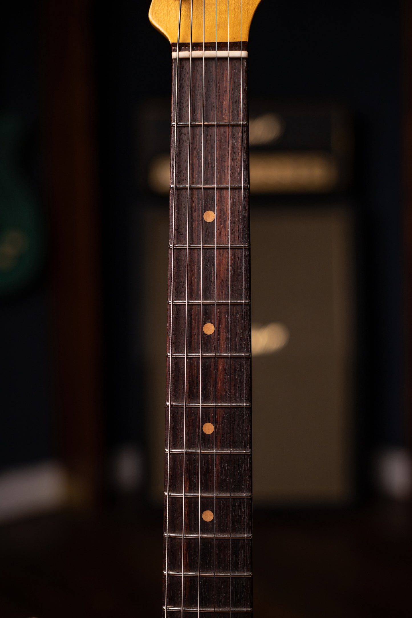Fender Custom Shop Late-1962 Stratocaster Relic Electric Guitar with Closet Classic Hardware Electric Guitar - Aged Aztec Gold