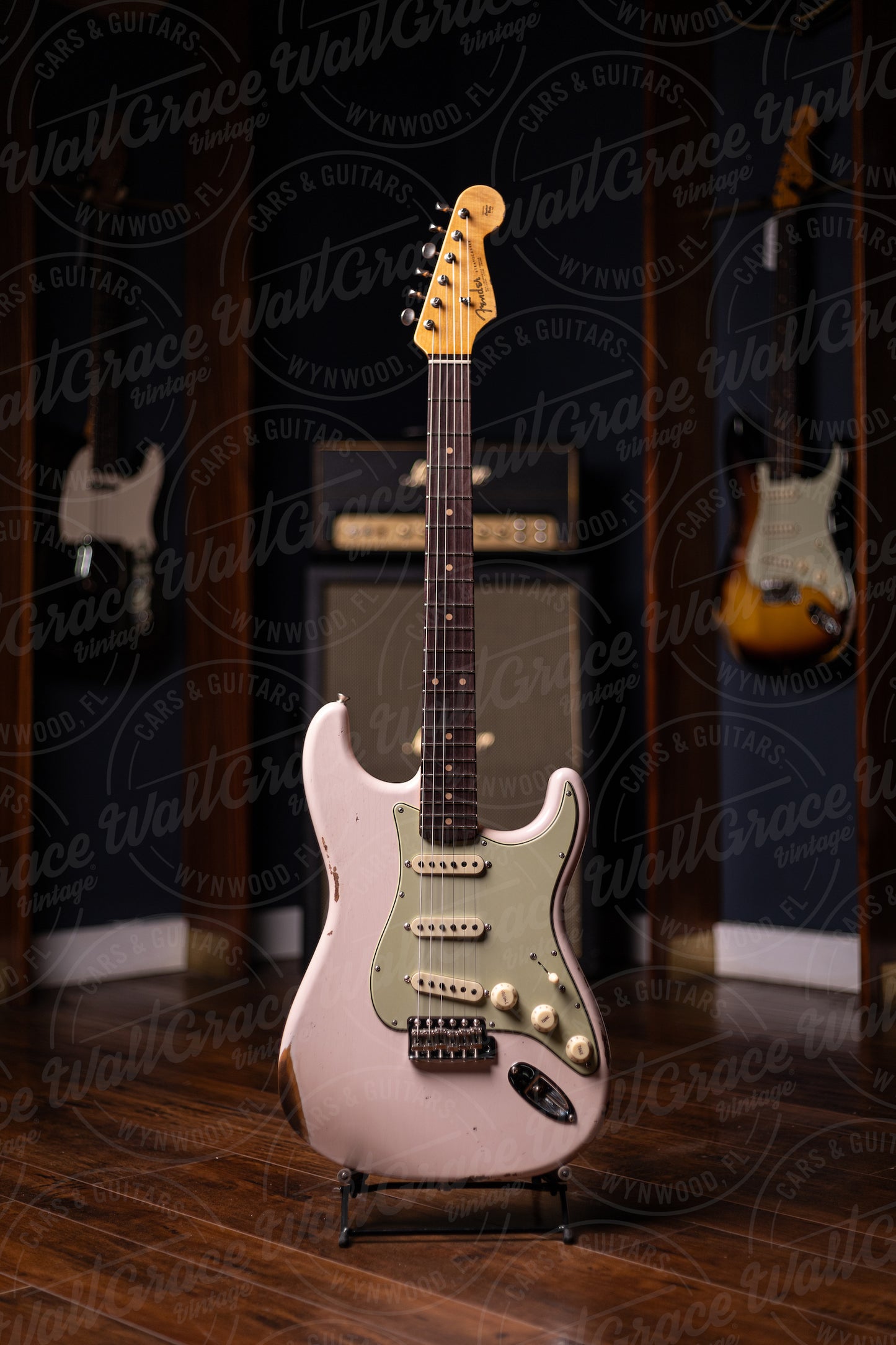 Fender Custom Shop Late 1962 Stratocaster® Relic® with Closet Classic Hardware Electric Guitar - Super Faded Aged Shell Pink