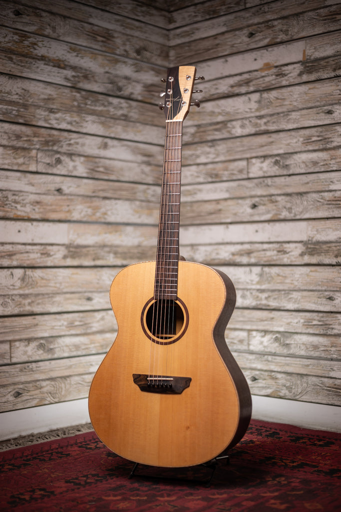 Donovan Leah Guitars Caroline Benchmark Acoustic Guitar - Natural