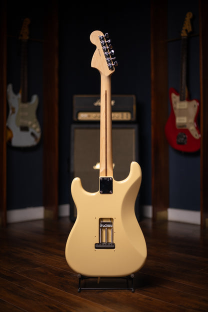 2019 Fender YJM Yngwie Malmsteen Stratocaster - Vintage White + Fender Yngwie Malmsteen Overdrive Pedal Signed Set