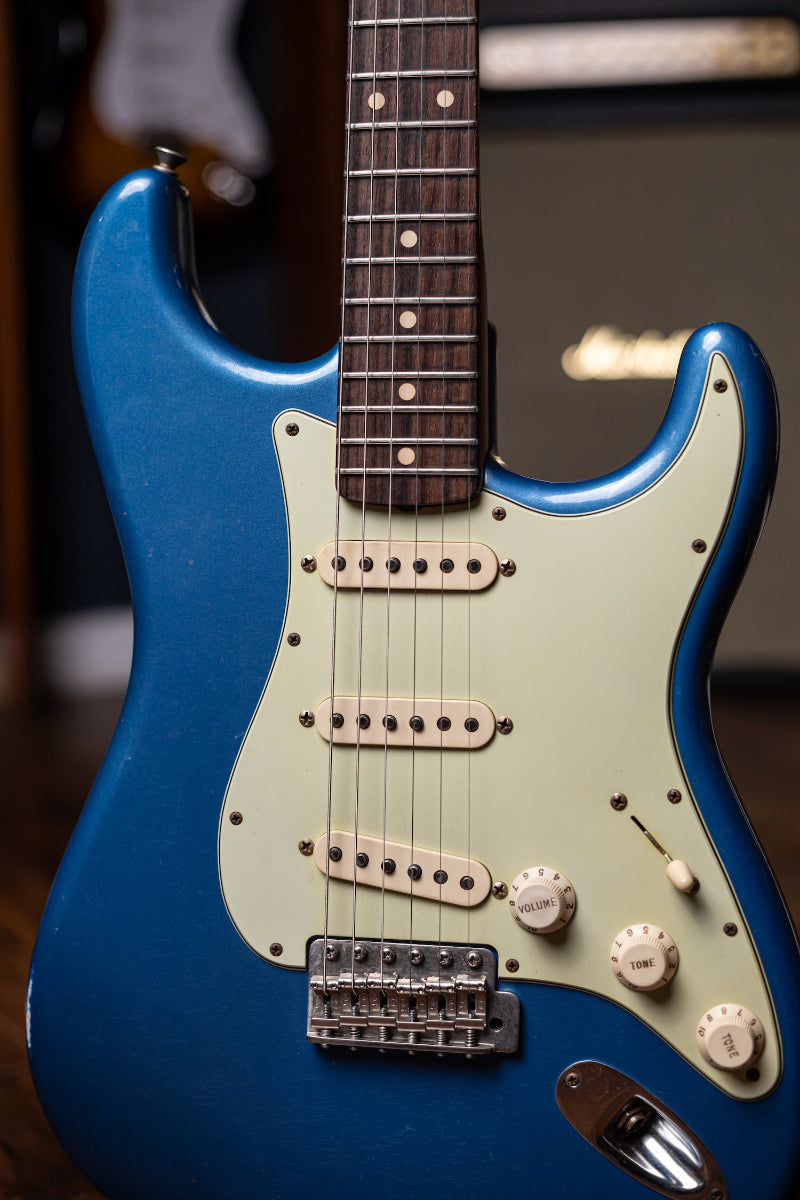 2011 Fender Custom Shop 1960 Stratocaster Relic Electric Guitar - Lake Placid Blue