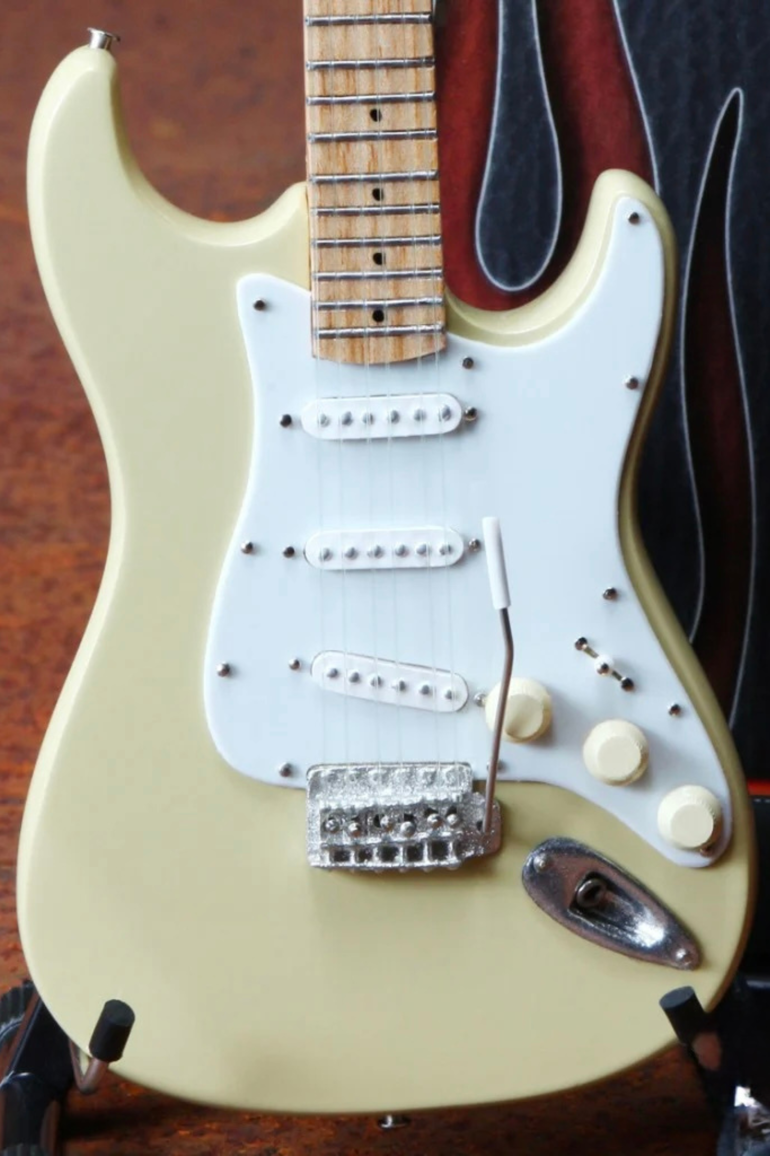 Fender Cream Stratocaster - Mini Guitar