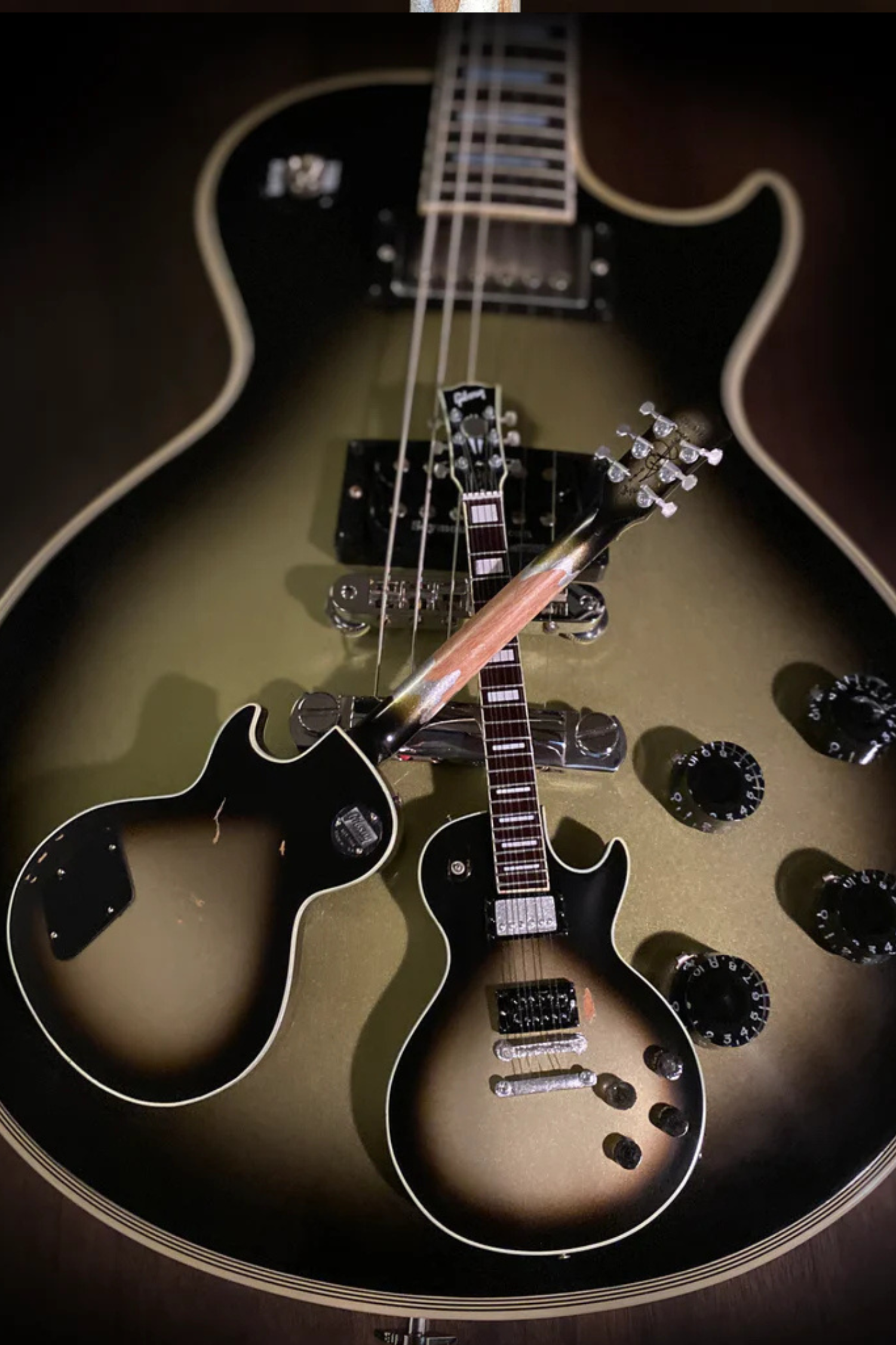 Adam Jones 1979 Gibson Les Paul Custom - Antique Silverburst Mini Guitar Replica 1:4 Scale Model