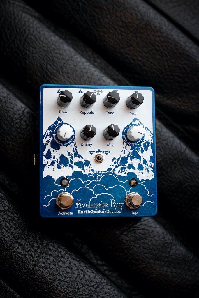 EarthQuaker Devices Avalanche Run V2 Reverb and Delay Pedal