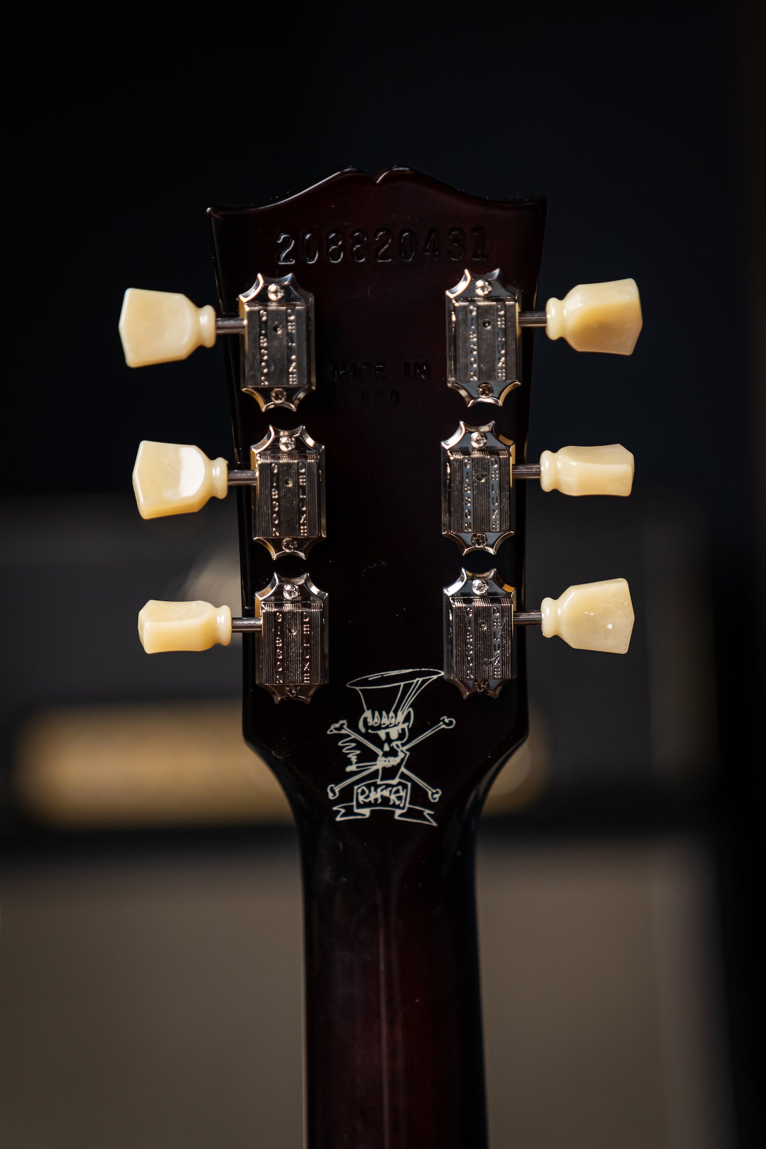 Gibson Slash "Victoria" Les Paul Standard Electric Guitar - Goldtop Dark Back