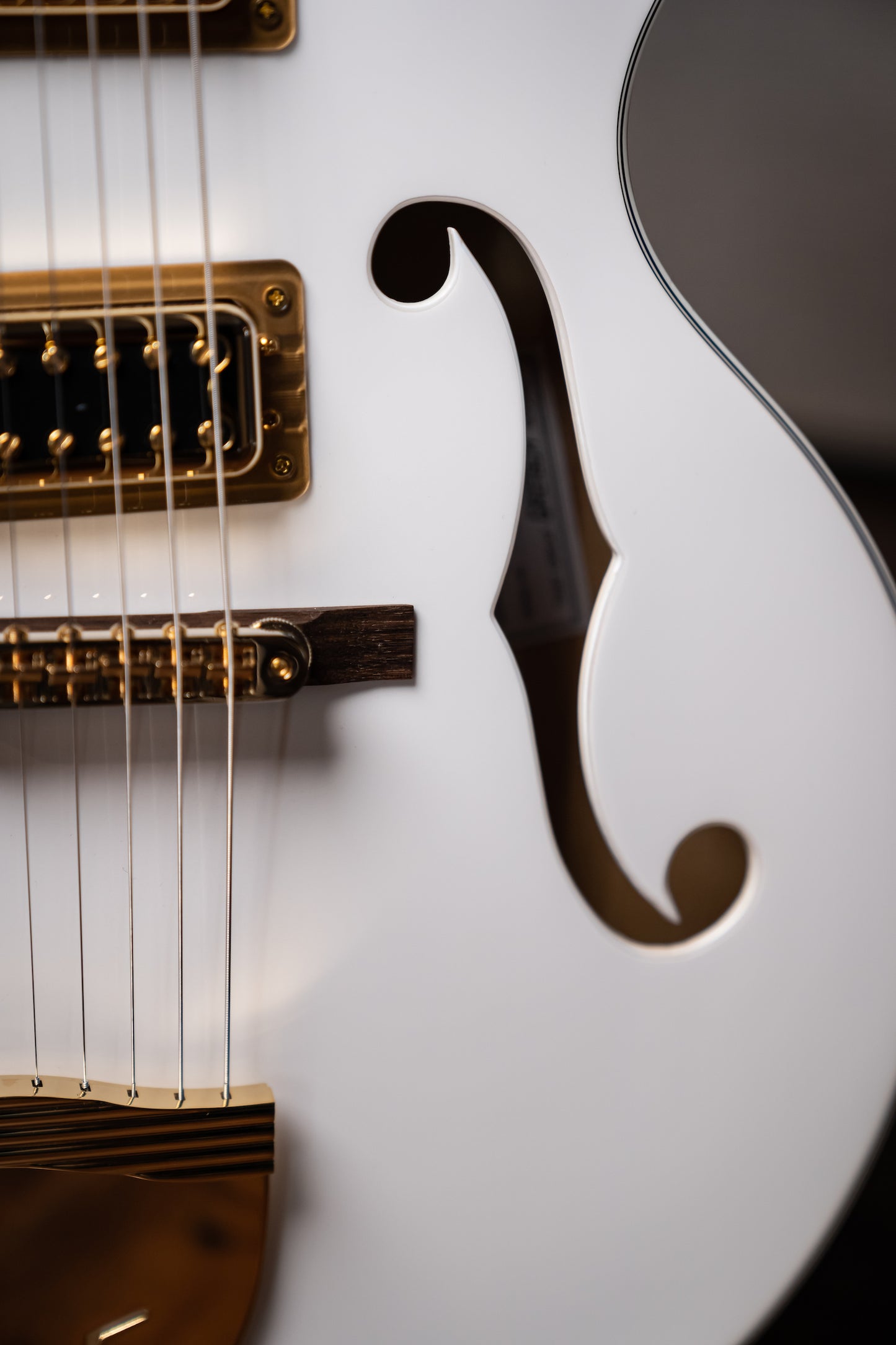 Gretsch G5422GLH Electromatic Classic Hollow body Left Handed Double-Cut with Gold Hardware Electric Guitar - Snowcrest White