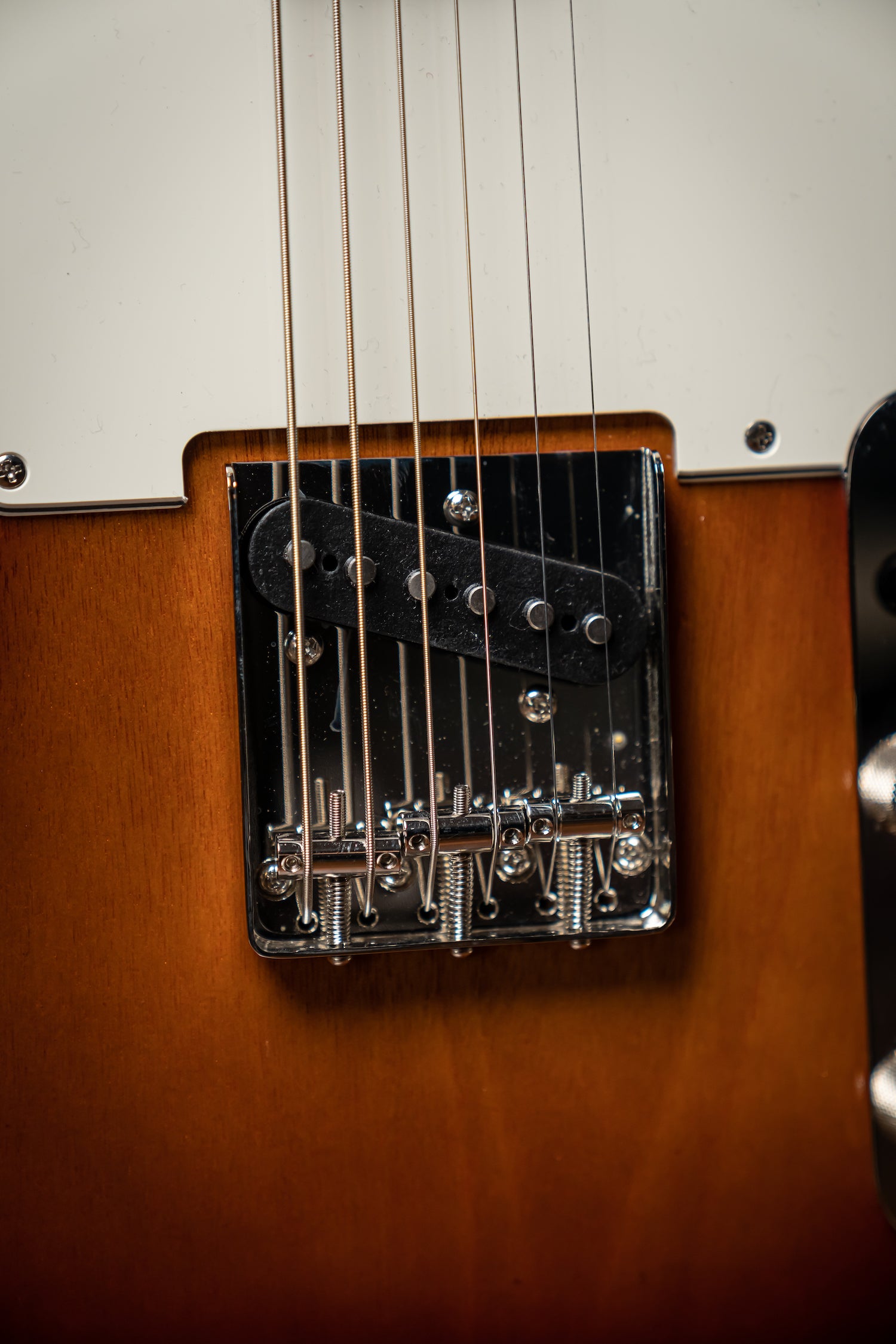 Squier Classic Vibe Baritone Custom Telecaster - 3-Color Sunburst