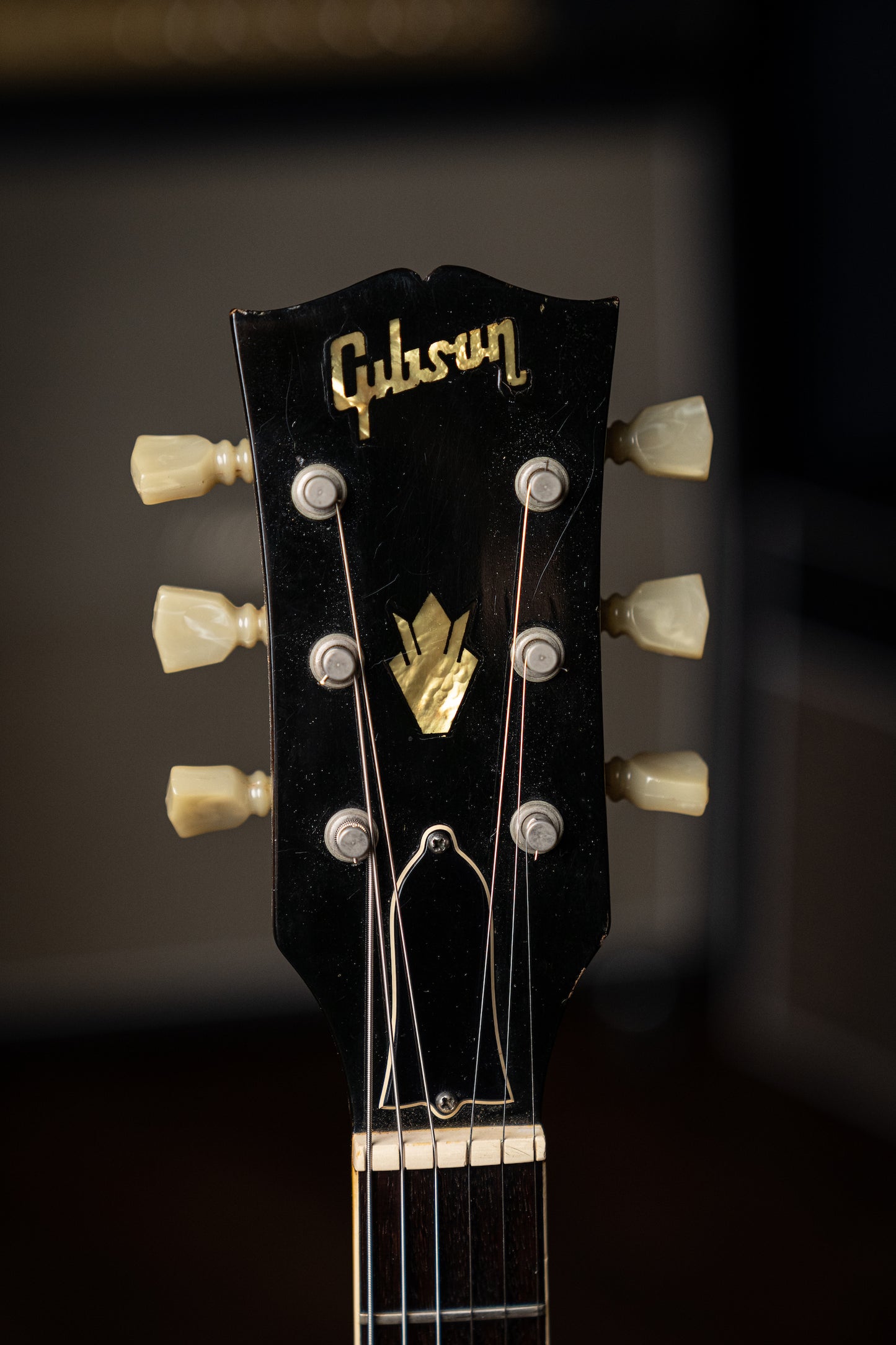 1967 Gibson Custom ES-335 with Factory Bigsby Electric Guitar - Sunburst