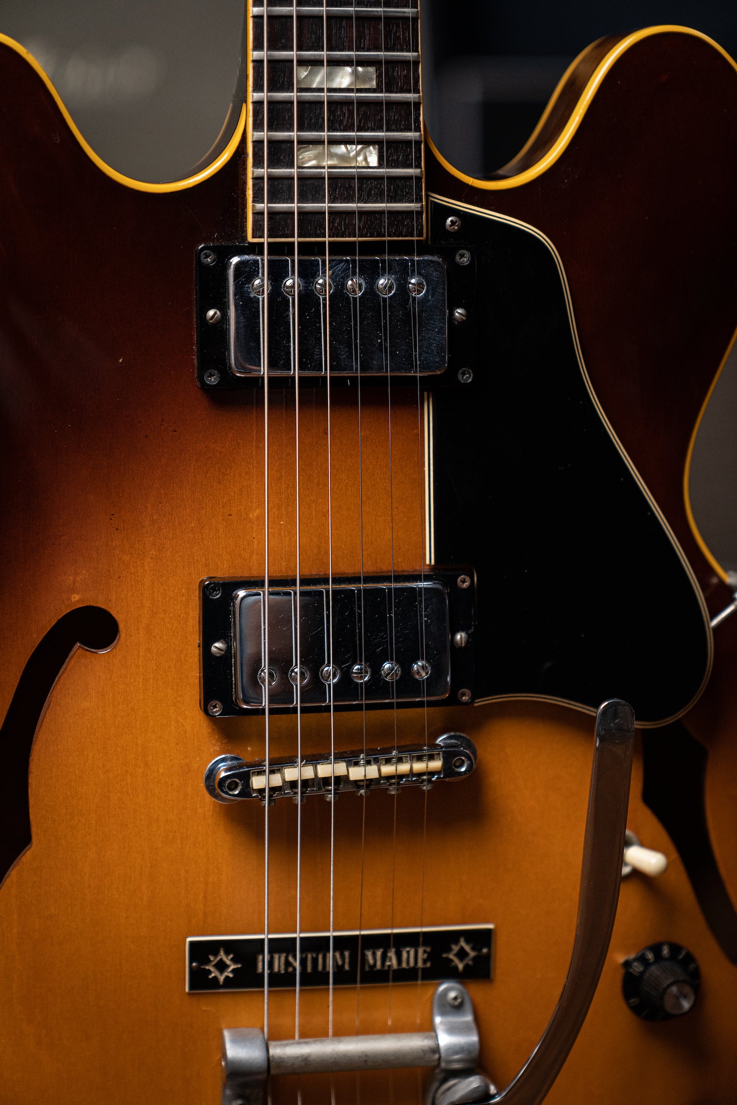 1967 Gibson Custom ES-335 with Factory Bigsby Electric Guitar - Sunburst