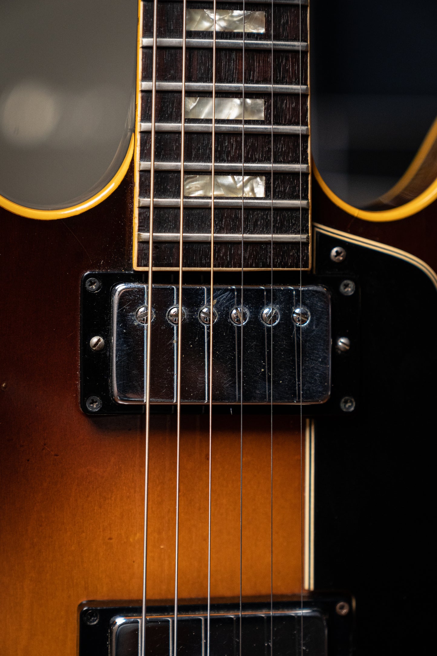 1967 Gibson Custom ES-335 with Factory Bigsby Electric Guitar - Sunburst