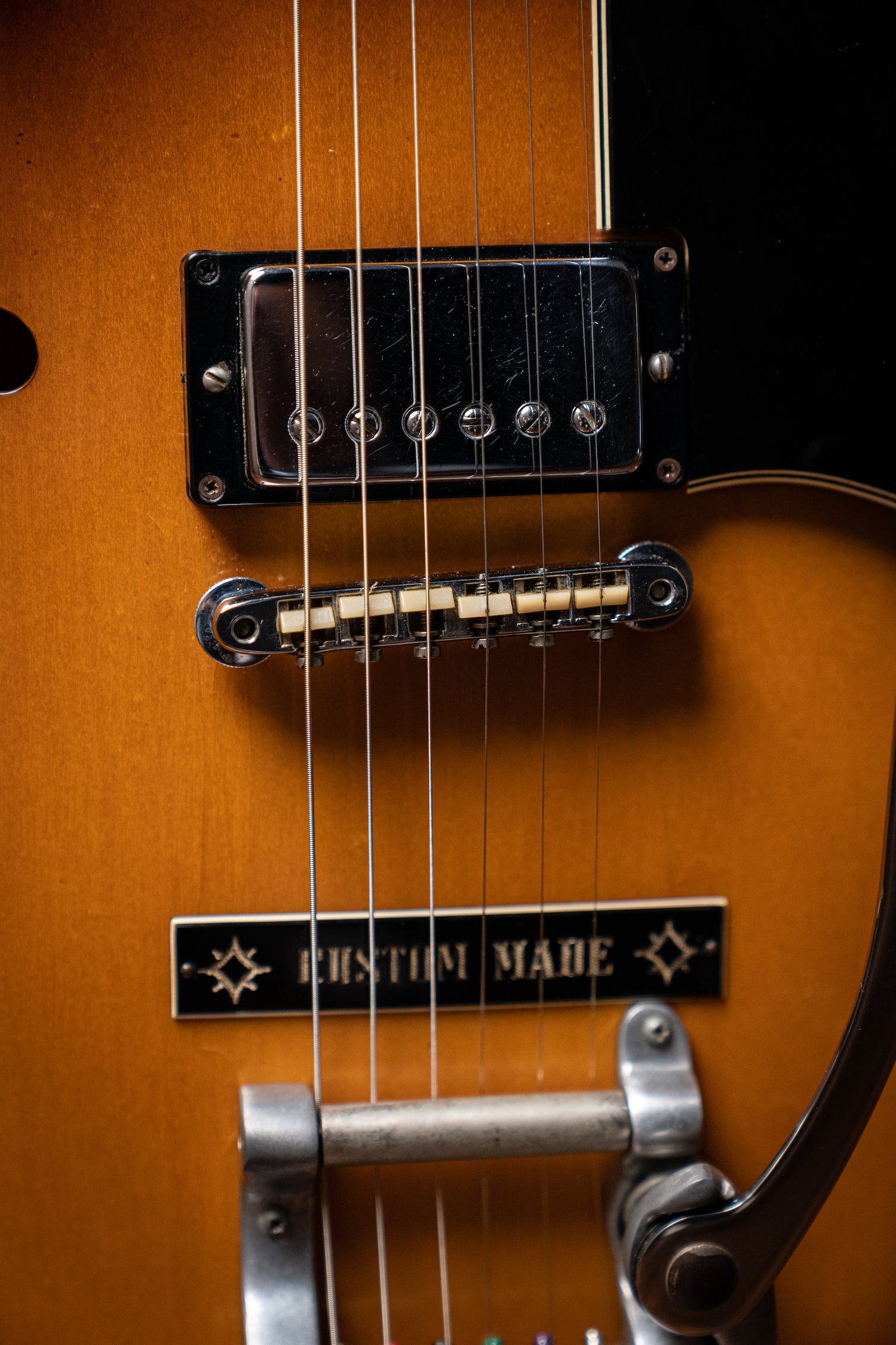1967 Gibson Custom ES-335 with Factory Bigsby Electric Guitar - Sunburst