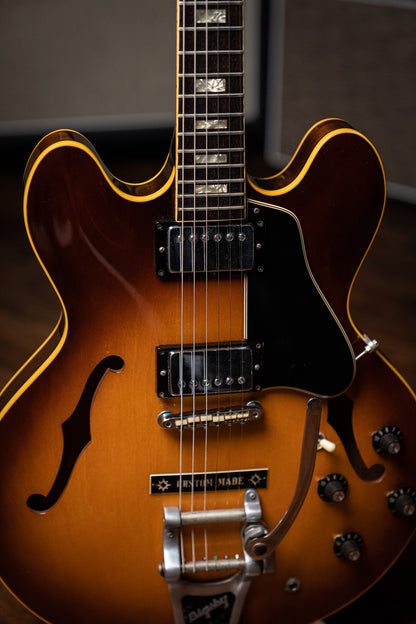 1967 Gibson Custom ES-335 with Factory Bigsby Electric Guitar - Sunburst