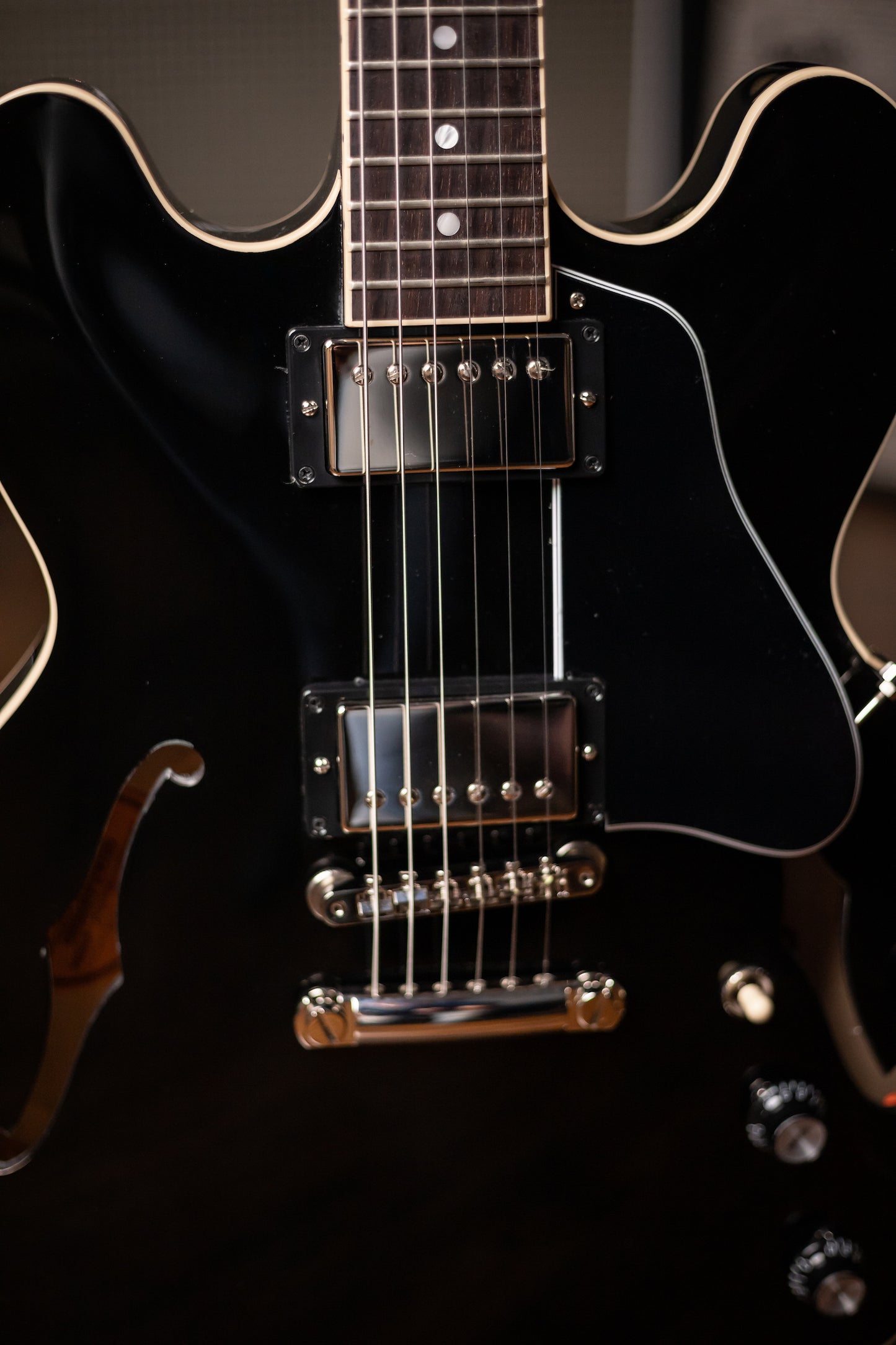 Gibson ES-335 Electric Guitar - Vintage Ebony