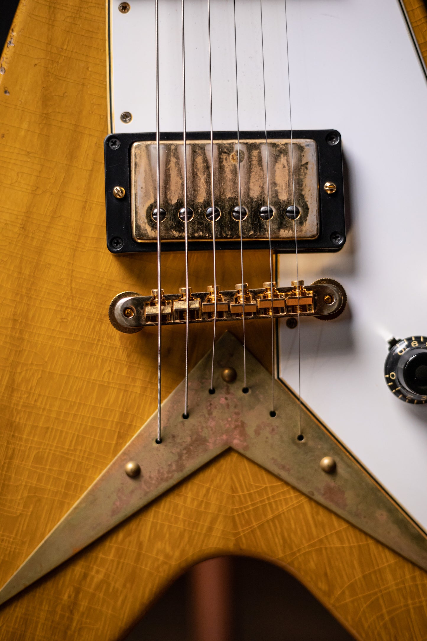 2021 Gibson Custom Shop 58 Korina Flying V Brazilian Rosewood Fingerboard Murphy Lab Light Aged GH Electric Guitar - Natural 81027