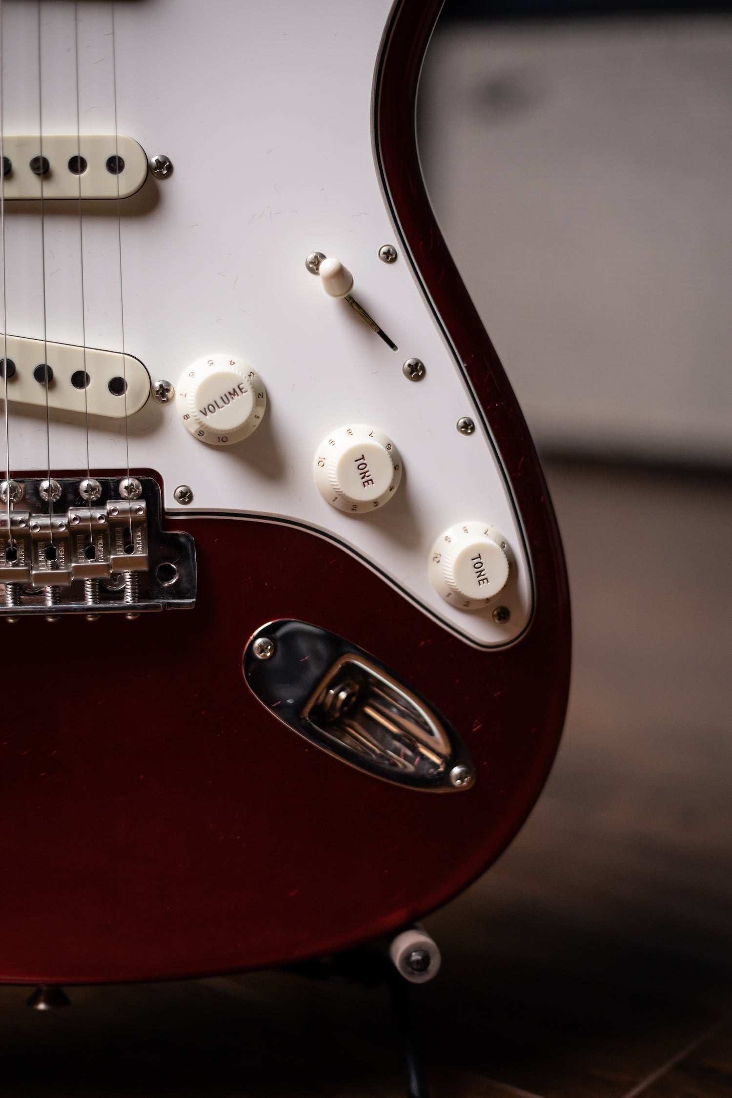 Fender Custom Shop '66 Stratocaster Deluxe Closet Classic Electric Guitar - Faded Aged Candy Apple Red